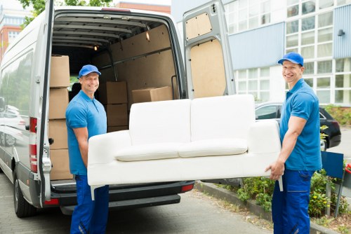Man with van removal service in Earlscourt for local home and flat moves