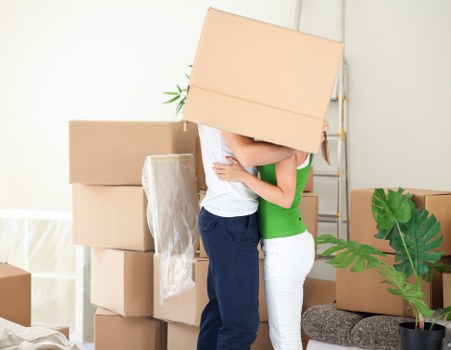 Booking a moving truck in Earlscourt with preparation checklist and FAQs