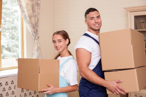 Local moving service for flats and homes near Earlscourt